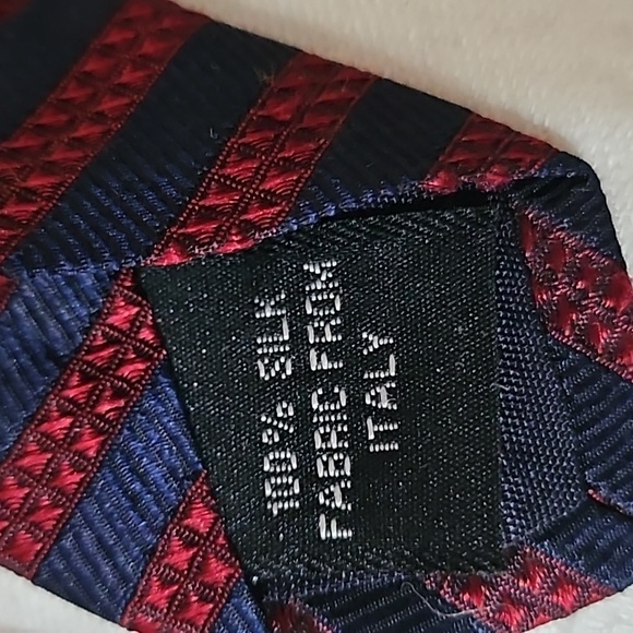 Geoffrey Beene - Blue & Red Striped - Silk Men's Tie - Picture 2 of 4
